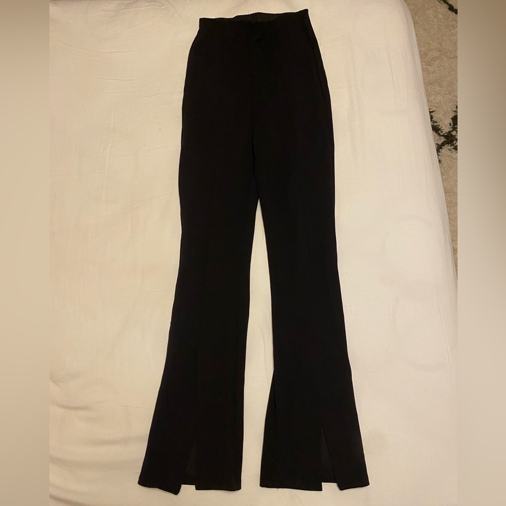 XS H&M Black Elastic Pant with Flare Opening Bottom